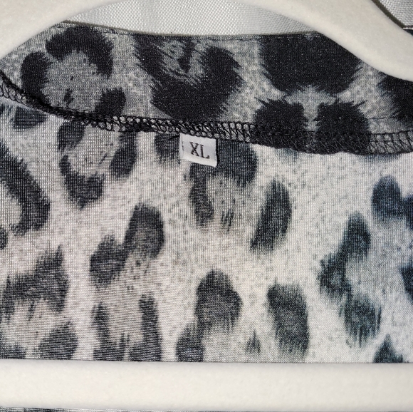 Cardigan - Picture 10 of 11